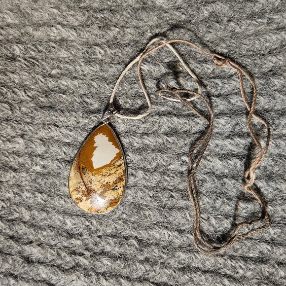 Picture / landscape jasper gemstone pendant, silver, (bird shape in colours) - Picture 1 of 6